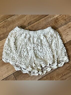 Boho Ivory Lace Shorts S